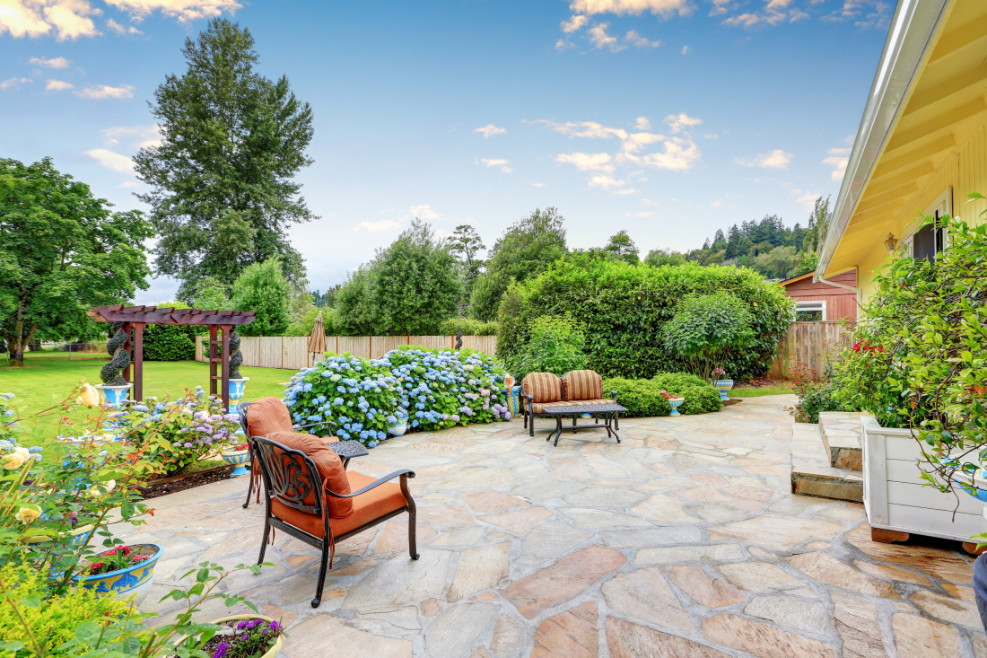 Terrasse en pierre naturelle